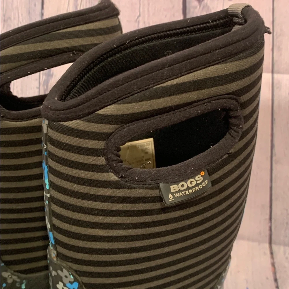 Bogs Youth Waterproof Pull On Boots Floral & Striped Black Blue Size 6 Thermal